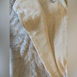Cozy Sherpa Throw Blanket